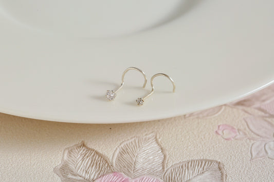 Minimalist Wire Nose Pin