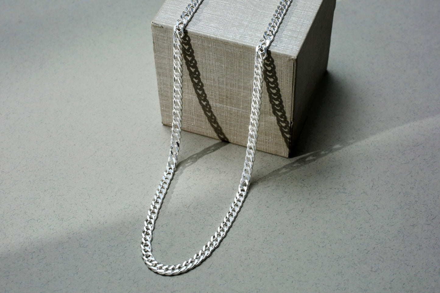 Double Link Chain