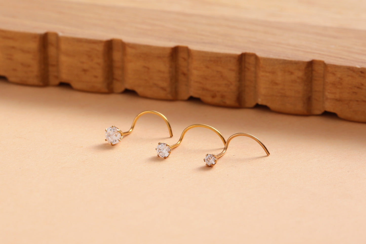 Minimalist 12k Gold Wired Nose Pin