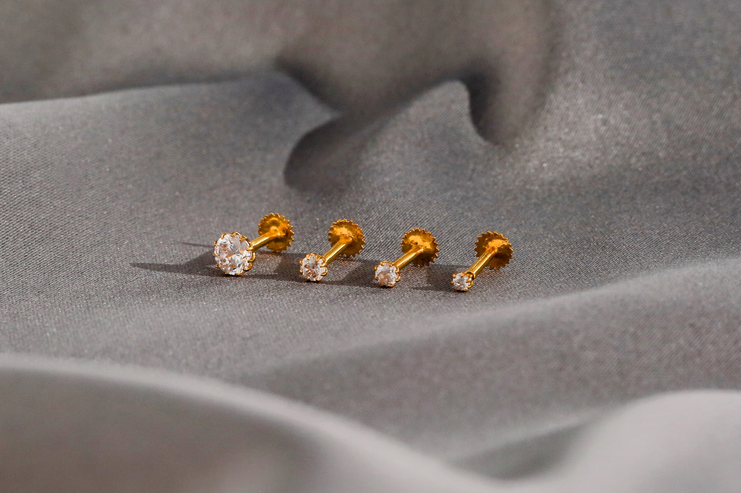 18k Gold Screw NosePin