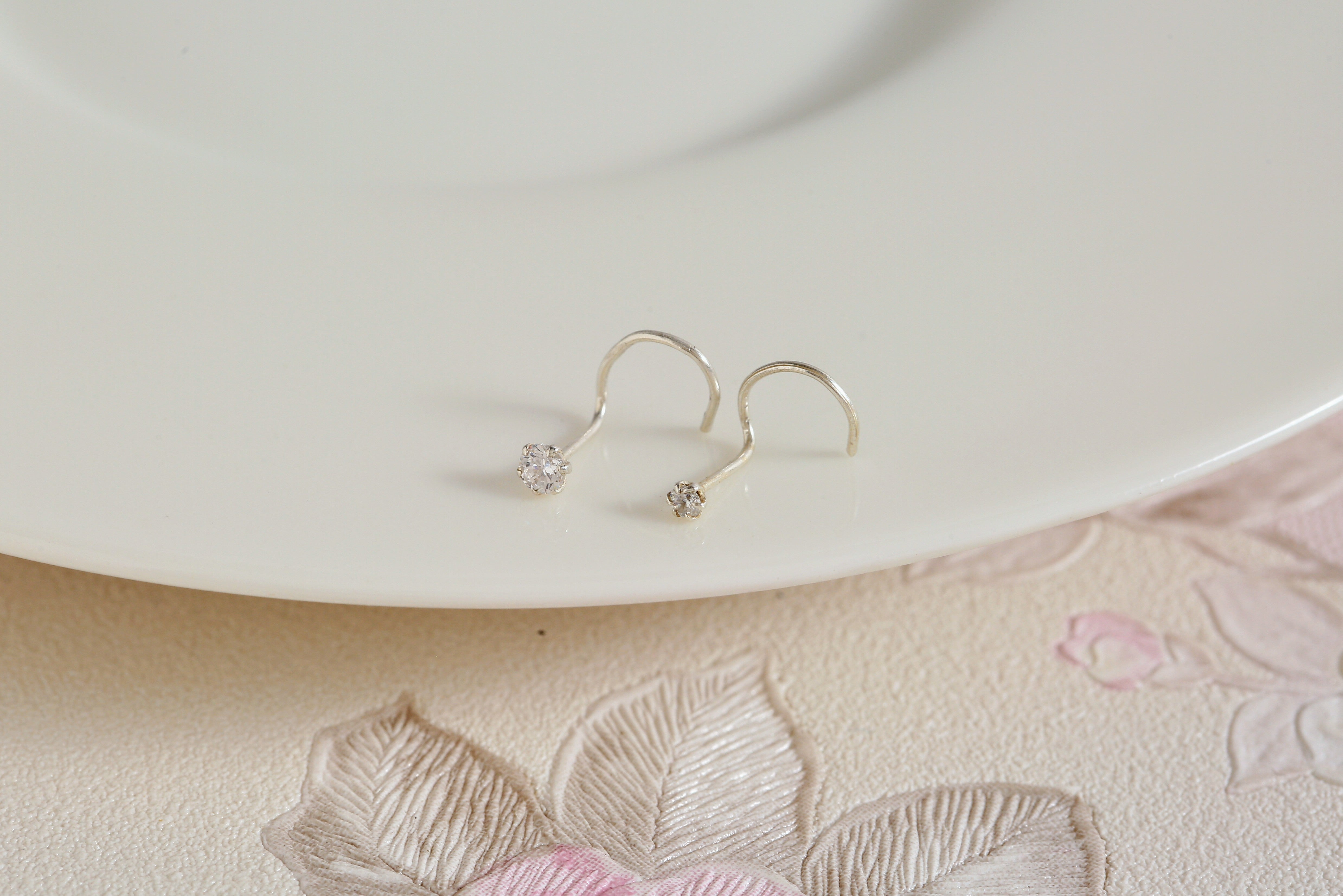 Minimalist Wire Nose Pin