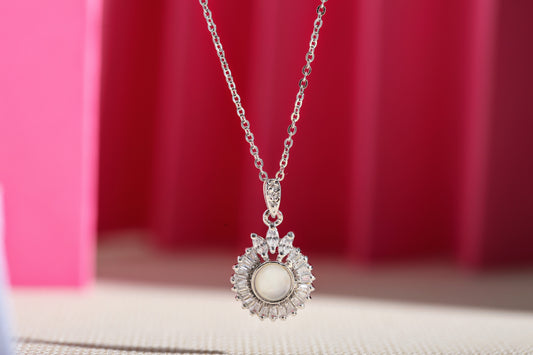 Round Mother of Pearl Necklace